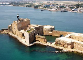 Brindisi, rivive Castello Alfonsino e Forte a Mare