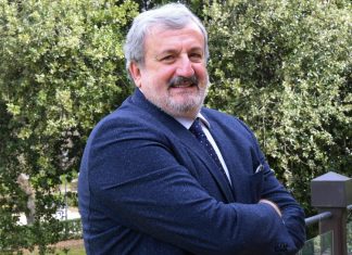 Ritorna la casta, l’imbarazzante silenzio di Emiliano sull’assegno di fine mandato