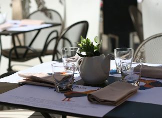 Puglia: riaprono 22mila ristoranti, ma coprifuoco e chiusure all’interno dimezzano i fatturati