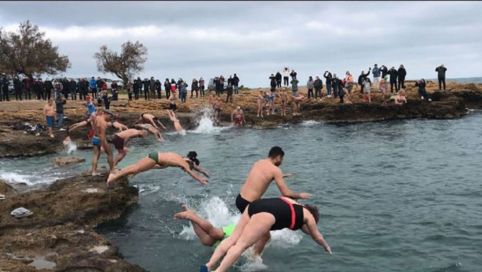 Brindisi-2022,-tuffo-di-Capodanno