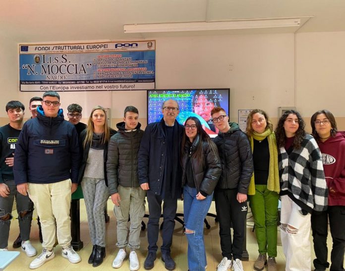 Nardò-gli-alunni-del-Mopccia-con-l'ing.-Pantaleo-Pagliula