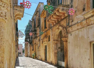 Martano, al via “Cortili aperti”, che quest’anno si arricchiscono coi “Balconi parlanti”